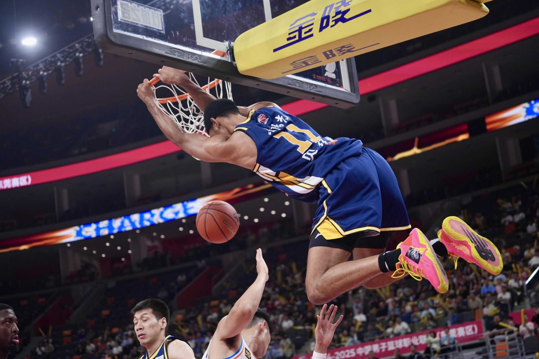 广东队全场碾压全国篮球锦标赛,如同剧本杀再现,绝杀的简单介绍 广东队全场碾压全国篮球锦标赛,如同剧本杀再现,绝杀的简单介绍