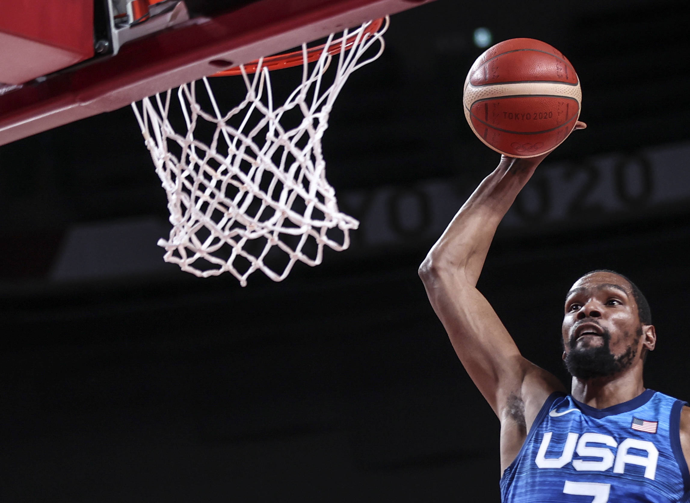 爱游戏体育地址-西班牙篮球职业联赛赛事频频上演，精彩不断的简单介绍