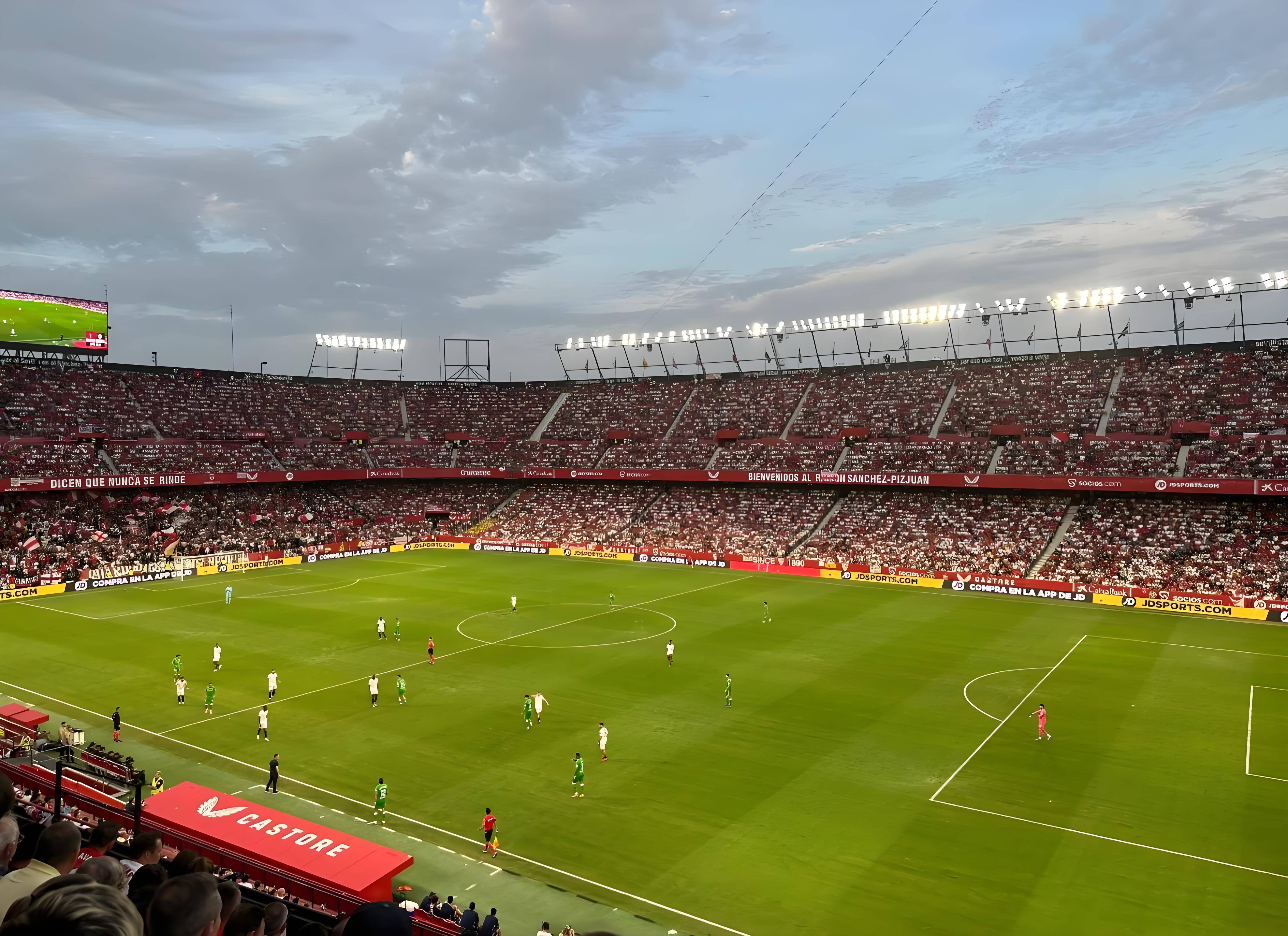 爱游戏官网-包含斯帕尔球队备战新赛季，意气风发迎接挑战的词条