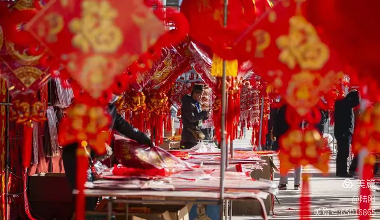 包含比赛中的硝烟氛围令人兴奋,场面激动人心的词条 包含比赛中的硝烟氛围令人兴奋,场面激动人心的词条