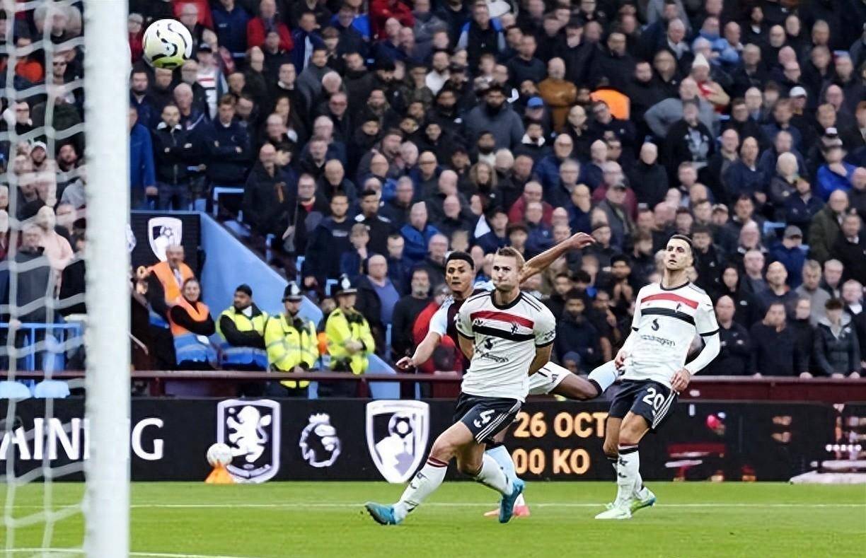 爱游戏登录入口-曼联主场击败阿斯顿维拉，豪取三分