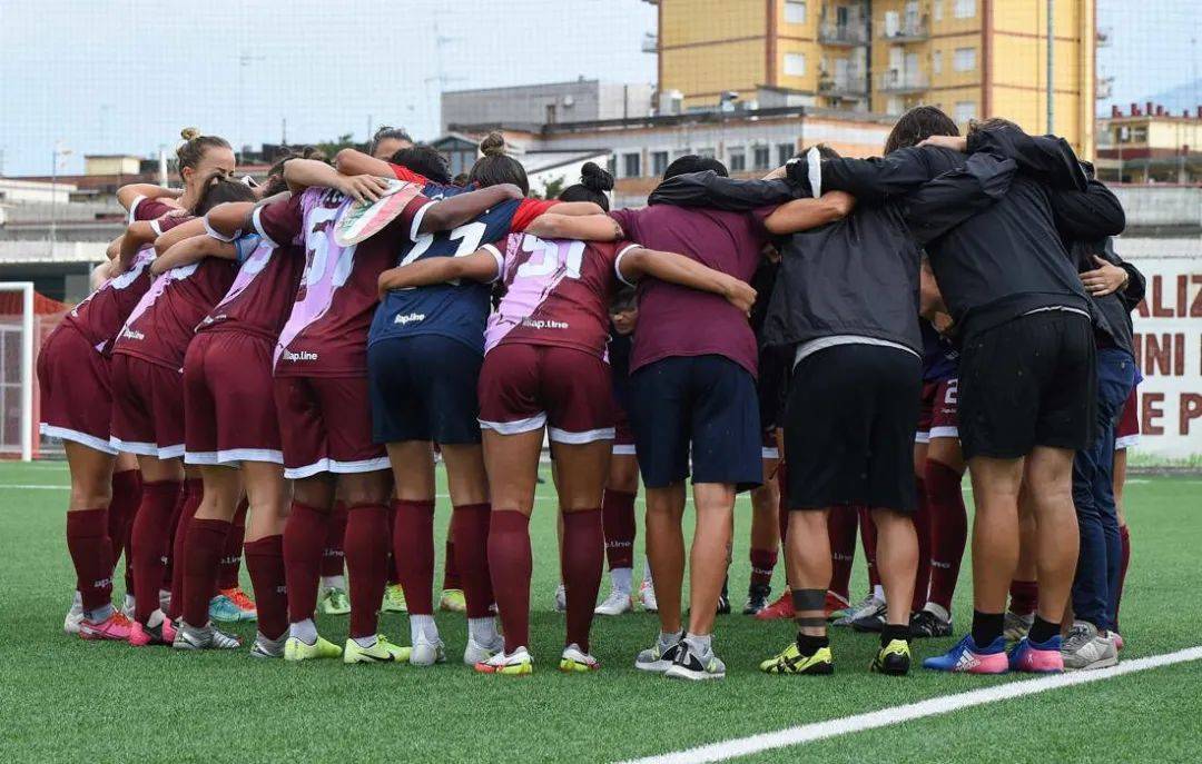 爱游戏体育网站-精彩的女足比赛点燃球迷激情