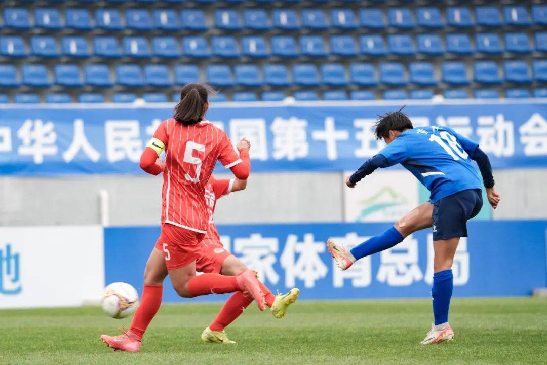 爱游戏体育链接-足球大赛园地再次登场，球队实力逐渐提升！