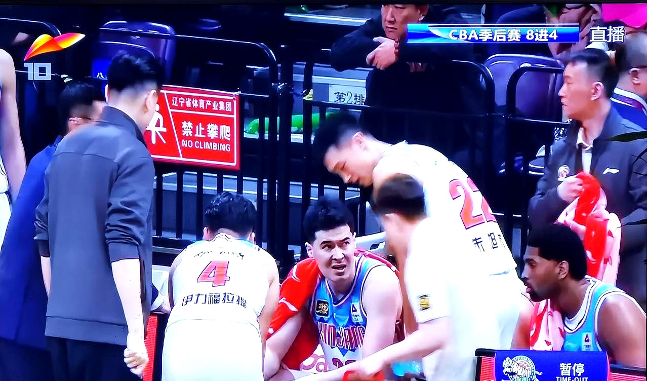 在比赛中一支不被看好的球队力挽狂澜的简单介绍 在比赛中一支不被看好的球队力挽狂澜的简单介绍