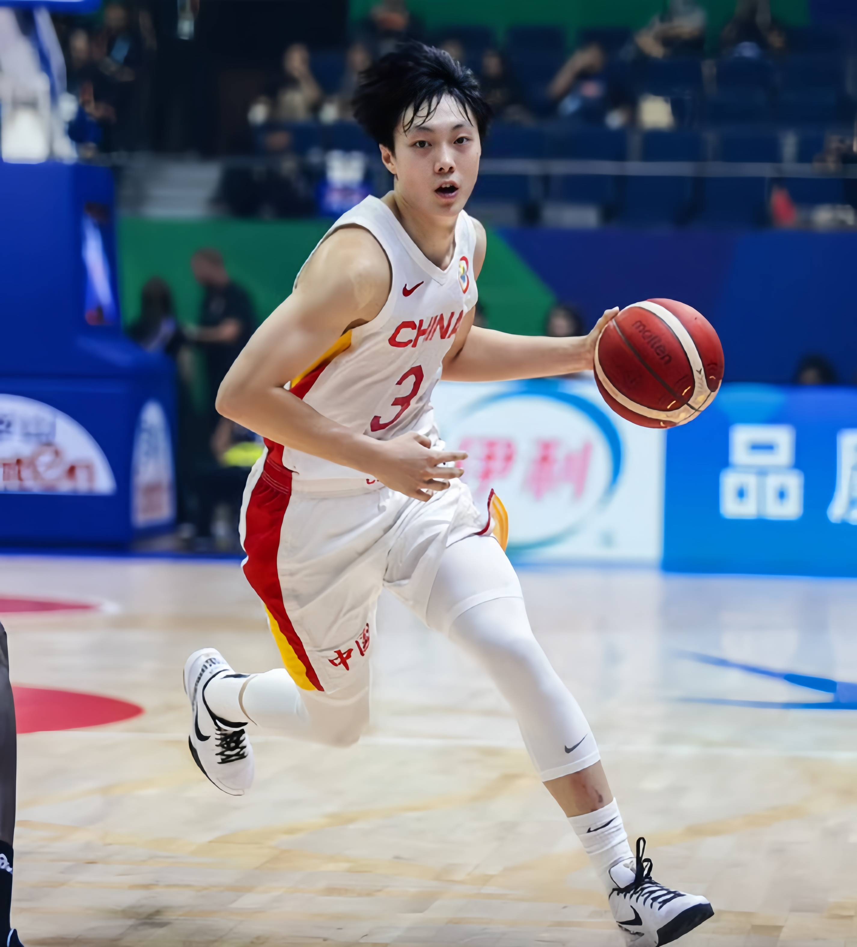 爱游戏体育平台-关于青海男篮豪取胜利，排名上升，积极备战的信息