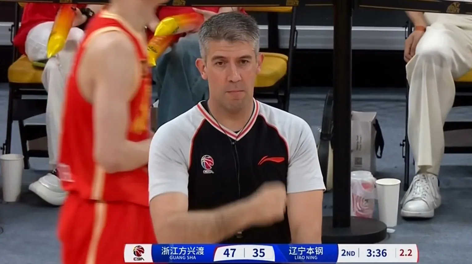 爱游戏网页版登录入口-开拓者队主教练因健康原因缺席比赛