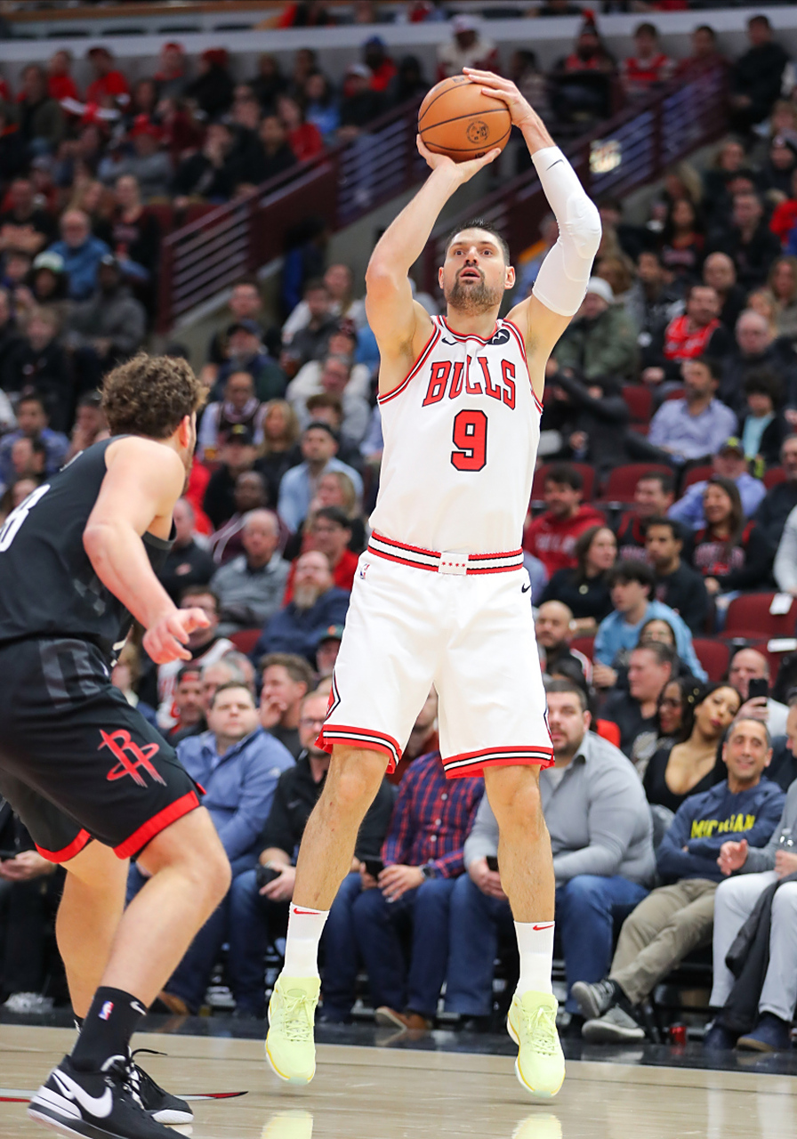 开拓者队主教练因健康原因缺席比赛