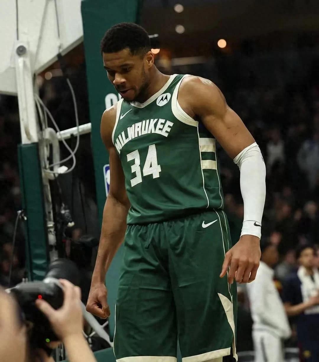 爱游戏在线登录-包含雄鹿战胜篮网，字母哥转型成份不像顽石的词条