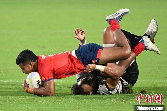 亚洲选手在橄榄球比赛中展现实力,取得胜利 亚洲选手在橄榄球比赛中展现实力,取得胜利
