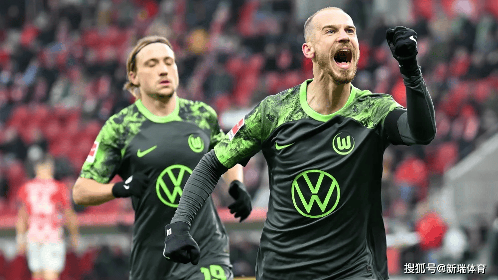 爱游戏-沃尔夫斯堡队长受伤下场，球队士气受到打击的简单介绍