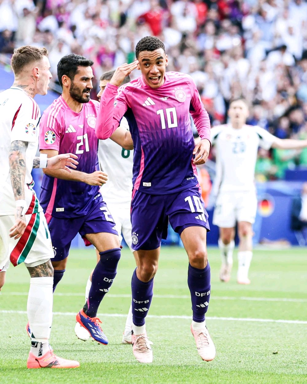 包含瑞士晋级下一轮比赛,与德国拼了个平局的词条 包含瑞士晋级下一轮比赛,与德国拼了个平局的词条