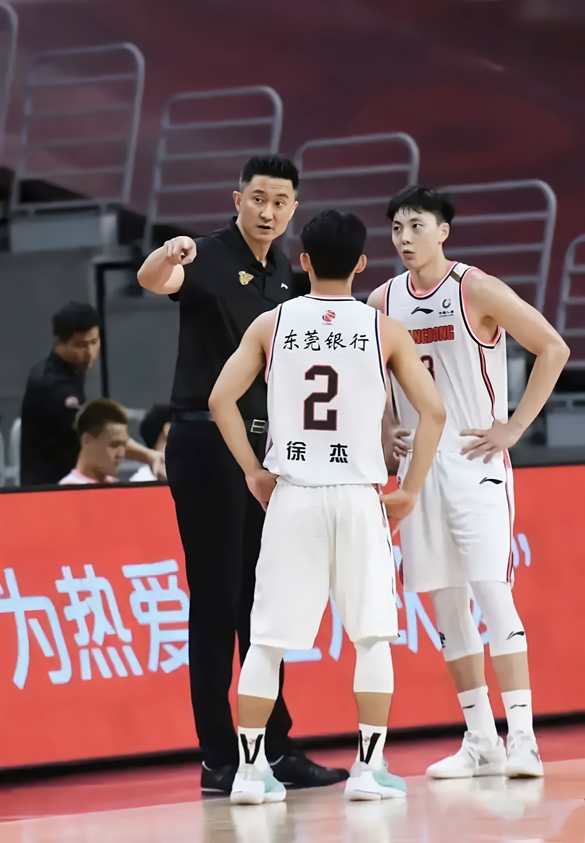 山东队准备迎接广东宏远的挑战