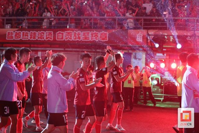 足坛风云再起,震撼对决酣畅淋漓!的简单介绍 足坛风云再起,震撼对决酣畅淋漓!的简单介绍