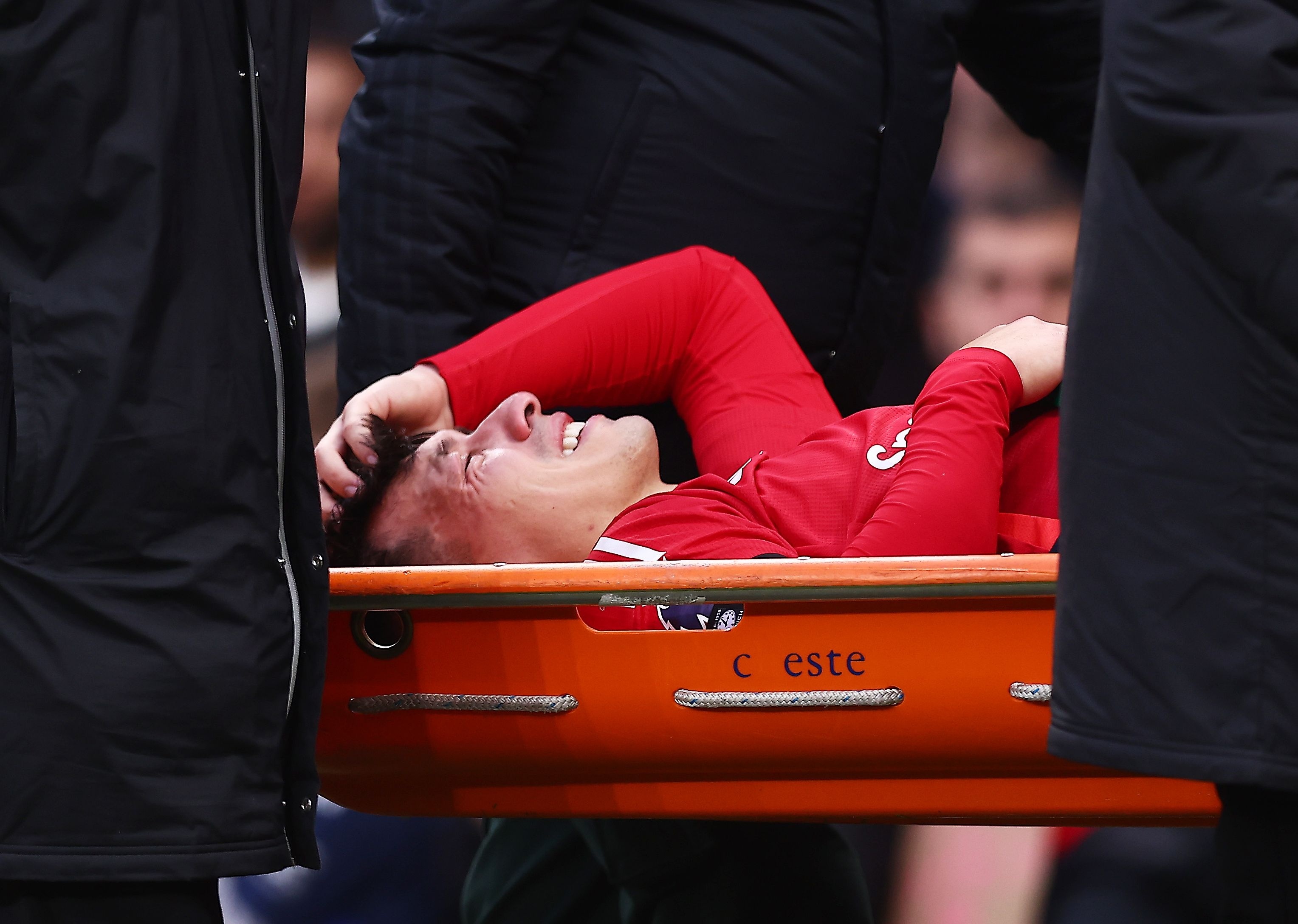 爱游戏体育官网-马刺老将意外受伤，球队战力受影响的简单介绍