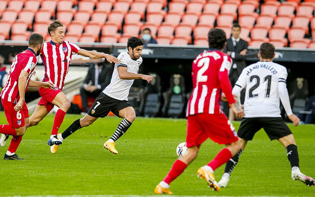 爱游戏亚洲官网-包含埃瓦尔主场取胜，门将神勇扑点成全国英雄的词条