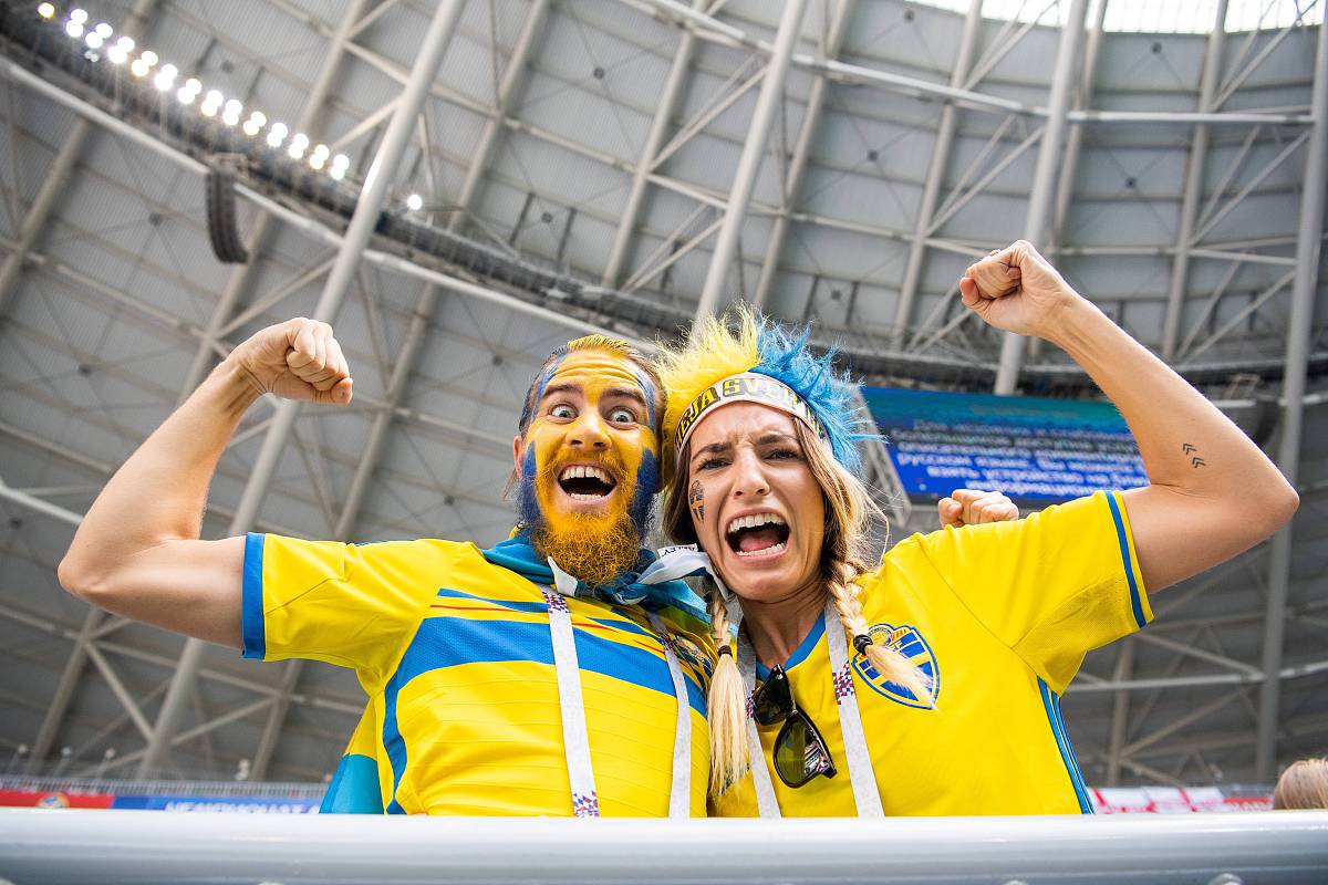 世界各国选手交流互助，体育合作精神突显的简单介绍