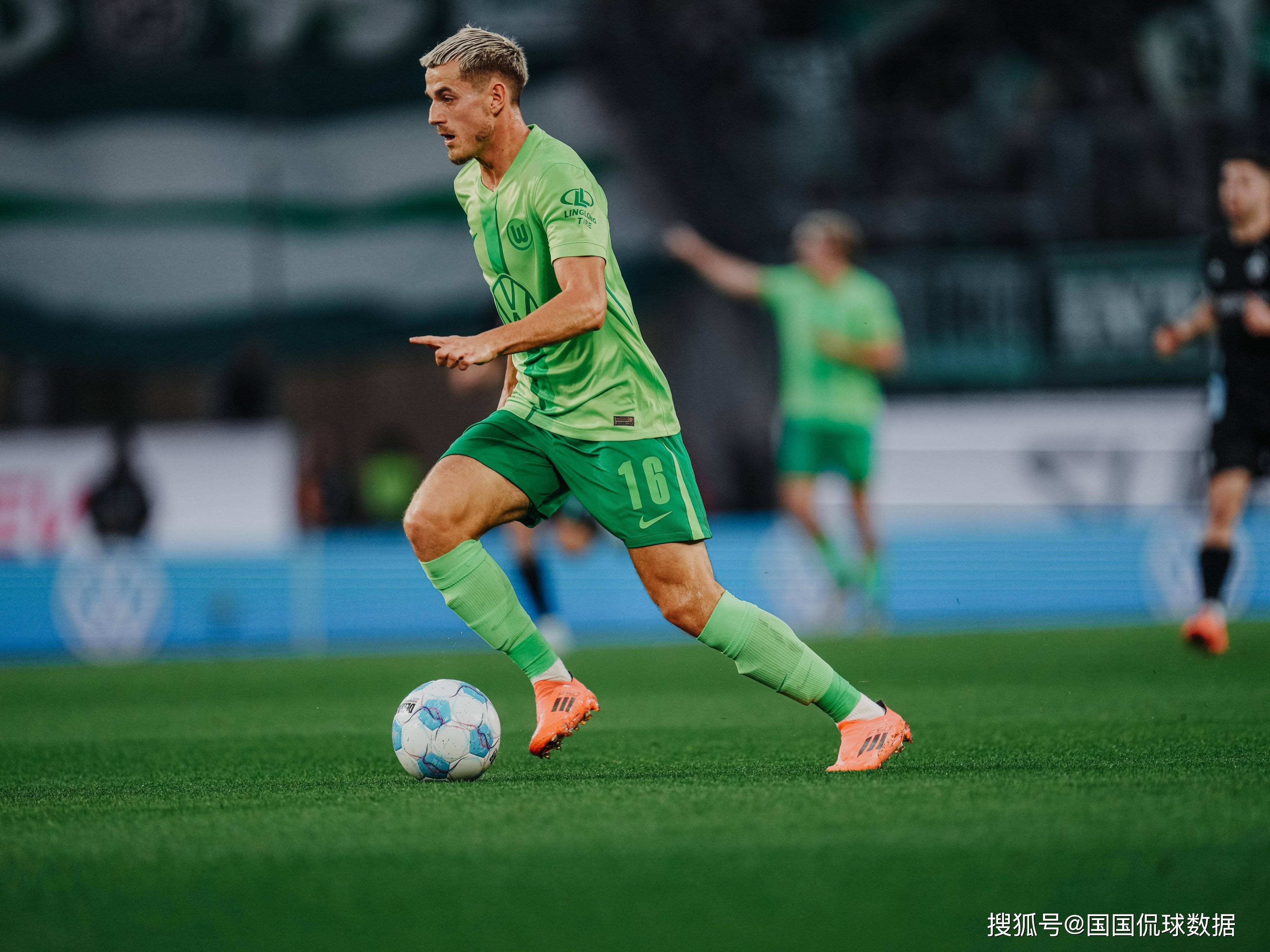 沃尔夫斯堡队员表现出色,赢得德甲瞩目 沃尔夫斯堡队员表现出色,赢得德甲瞩目